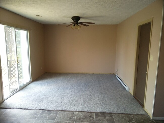 Building Photo - Great 3 bedroom, 1.5 bath home with one car attached garage in Decatur Township