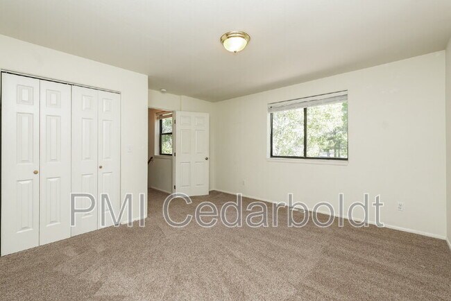 Building Photo - 117 N Sangre De Cristo Ave