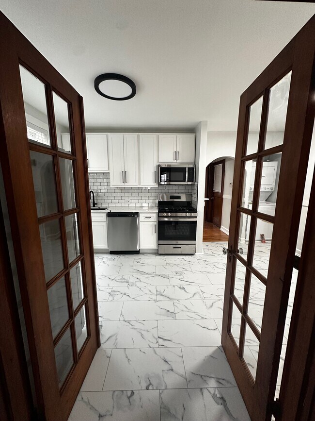 Foto del edificio - 2269 Blendon Pl