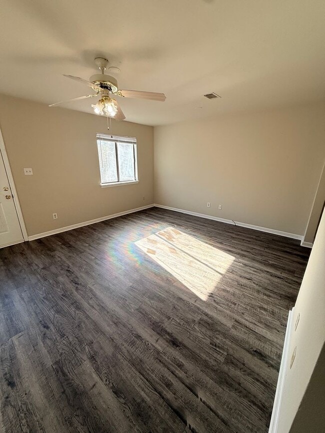 Photo - 1319 Airport Dr Apartment