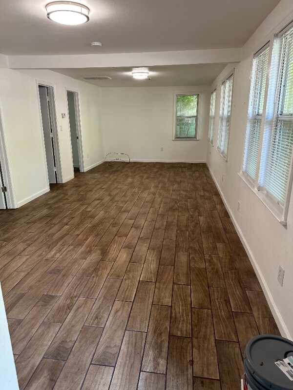 Foto del edificio - 1025 Michigan Dr W