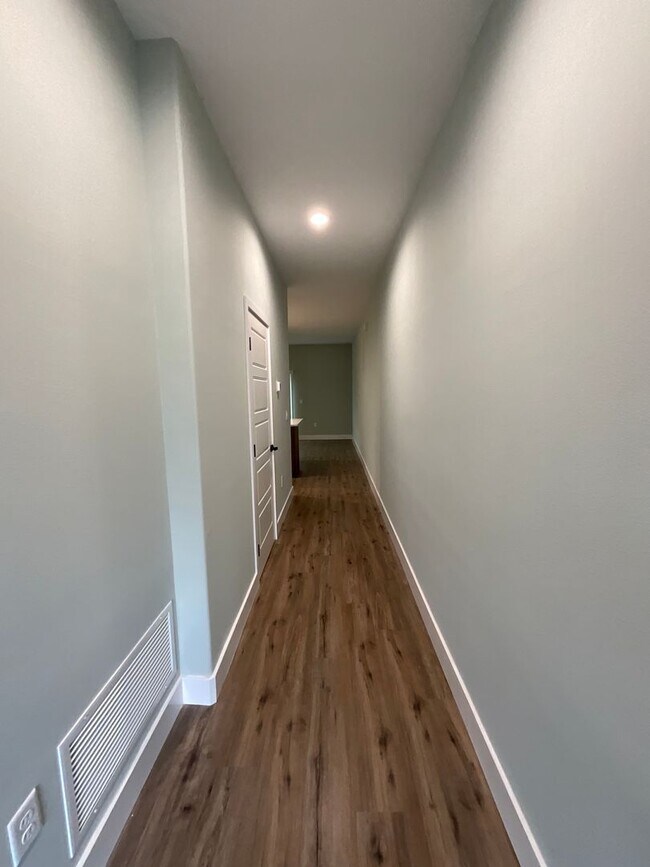 Building Photo - 820 Paddleboard Ct