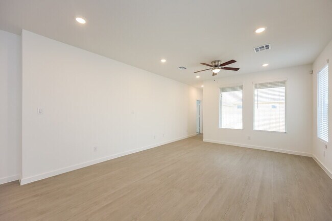 Foto del edificio - 526 Kayden Ct