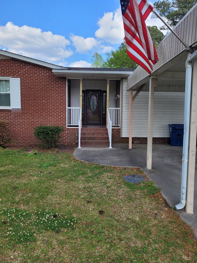 Foto principal - 355 McCrae St
