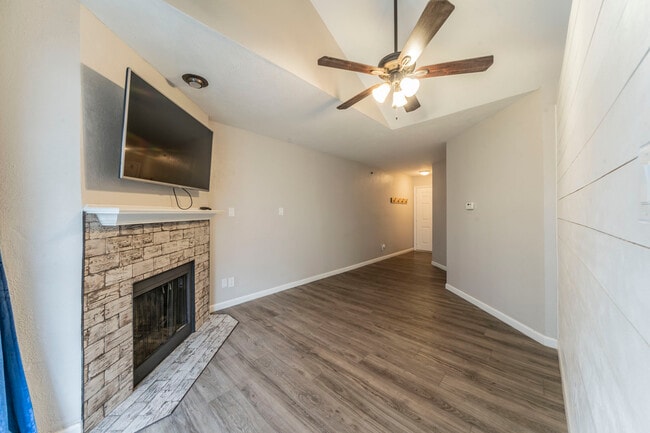 Photo - 3033 San Jacinto St Townhome