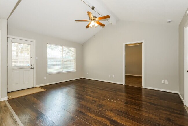 Foto del edificio - 16325 Sun View Ln