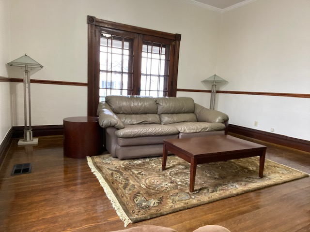 Foto del edificio - 625 E State St