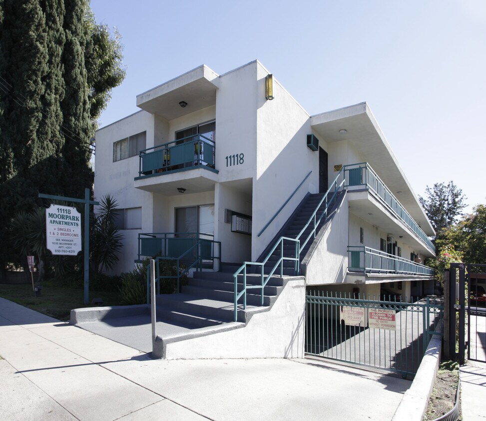 Foto principal - 11118 Moorpark St