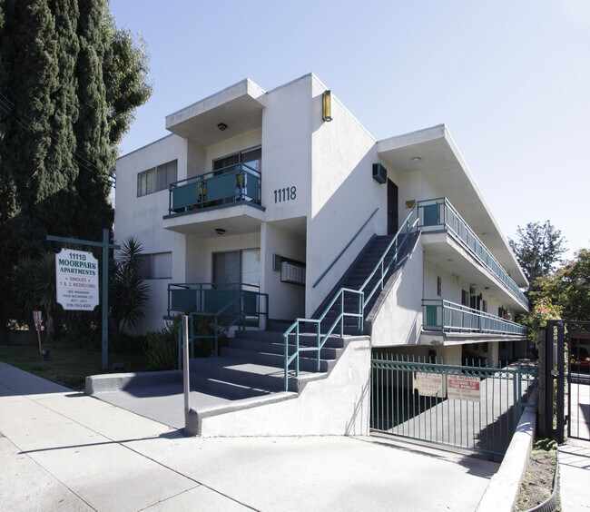 Foto principal - 11118 Moorpark St