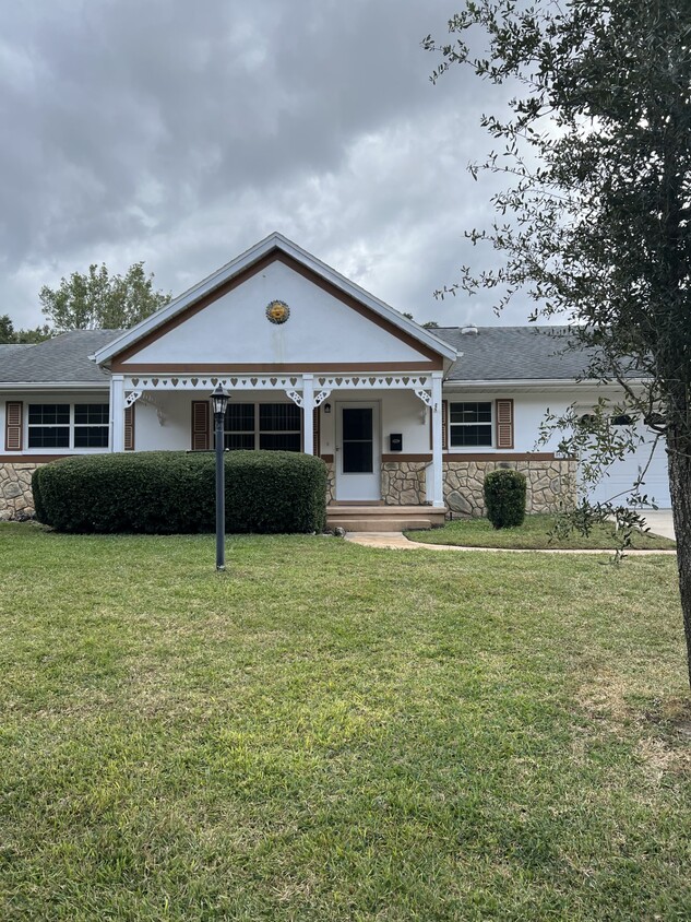 Primary Photo - 8680 SW 94 St