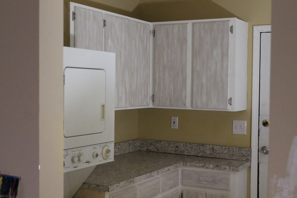 Foto principal - 438 Moseley Ave