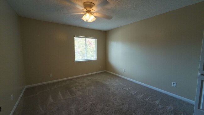 Foto del edificio - 1/1.5 Townhome in Springhill Place