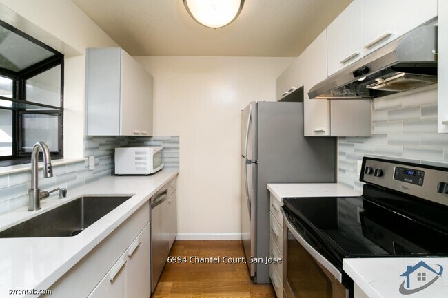 Building Photo - 6994 Chantel Ct