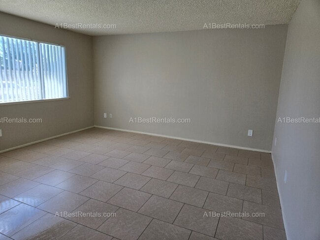 Building Photo - 5025 Estates Dr
