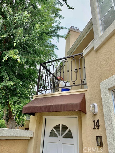 Primary Photo - 14 Overture Ln