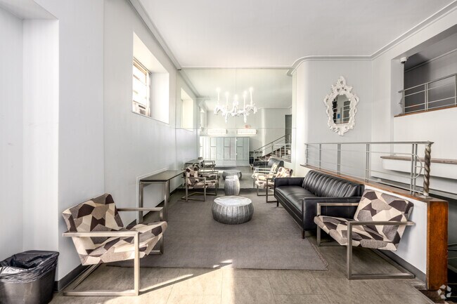 Foto del vestíbulo - Macomb Gardens