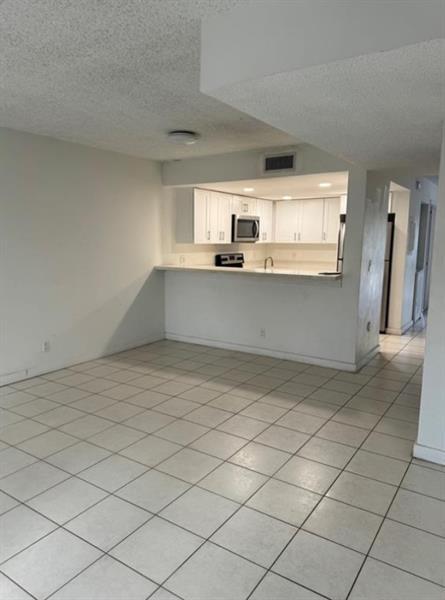 Foto del edificio - 4425 SW 70th Terrace