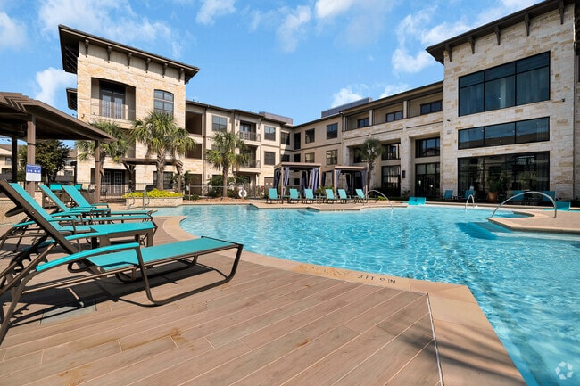 Building Photo - ELEVATE Spring Crossing