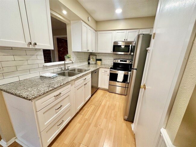 Foto del edificio - 3758 Laura Leigh Dr