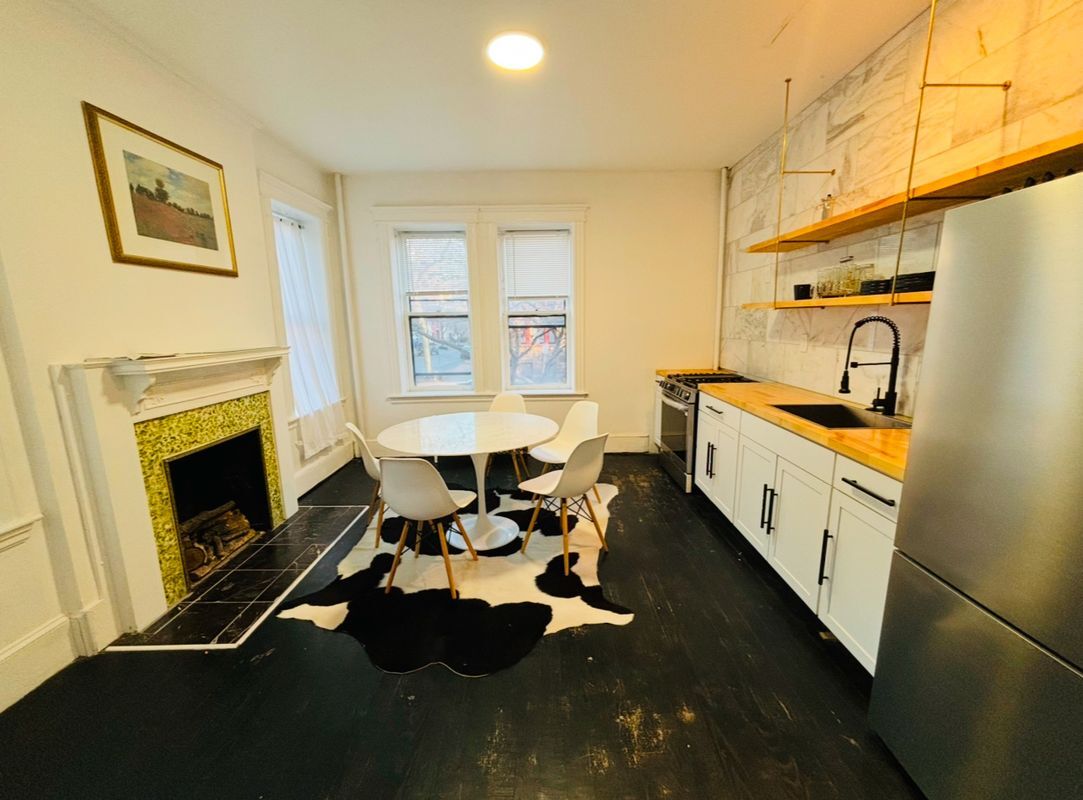 Primary Photo - 120 Chestnut St