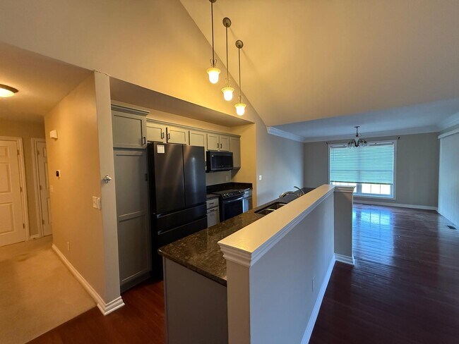 Foto del edificio - 5705 Hampshire Ln