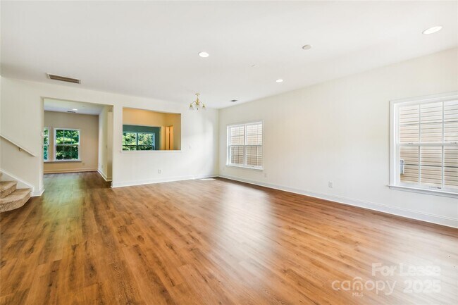 Foto del edificio - 15614 Normans Landing Dr