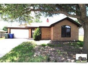 Building Photo - 213 Bronc Dr Building Photo - 213 Bronc Dr