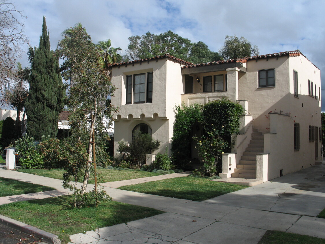 Primary Photo - 1362 S Mansfield Ave