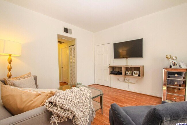 Building Photo - 300 E Providencia Ave