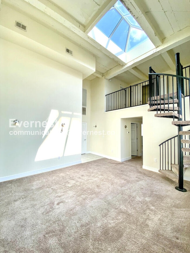 Foto del edificio - 525 E Grace St