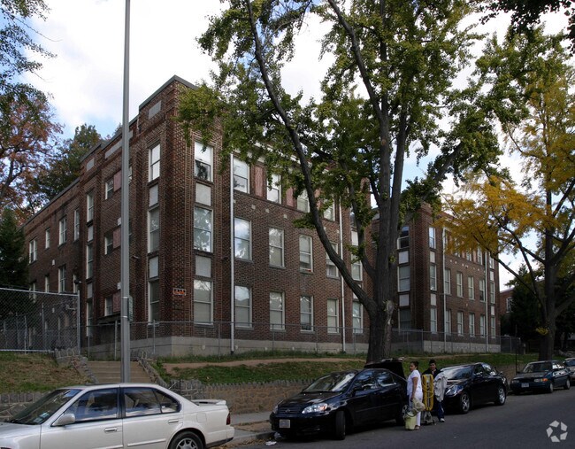 Building Photo - 1437 Spring Rd NW