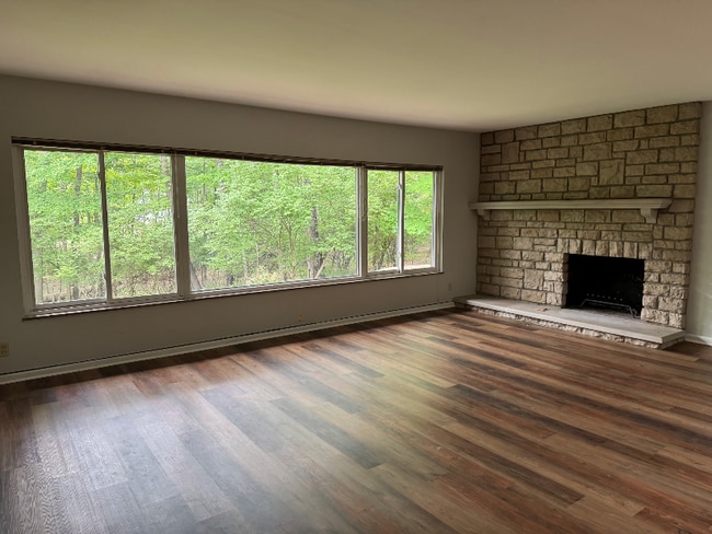 Building Photo - 2394 Fishinger Rd
