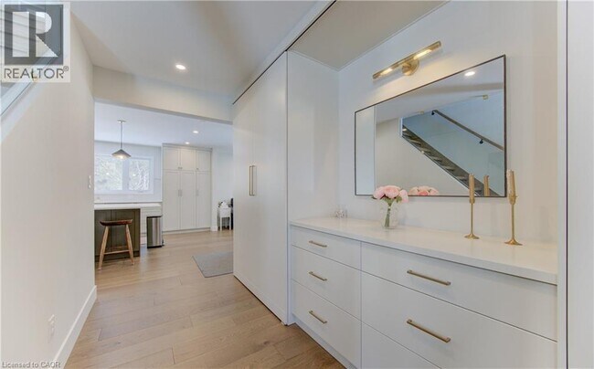 Building Photo - 343 Craigleith Dr