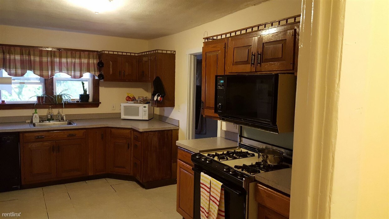 171 Cliff St, Norwich, CT 06360 Townhome Rentals in Norwich CT