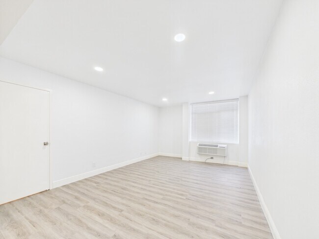 Foto del edificio - 7510 Hornwood Dr