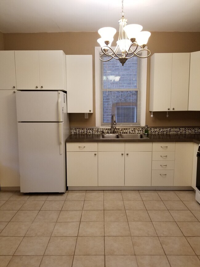 Kitchen - 2626 W 23rd St