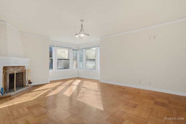 Foto del edificio - 872 Bay St