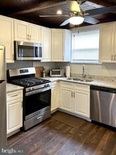 Building Photo - 846 Sears St