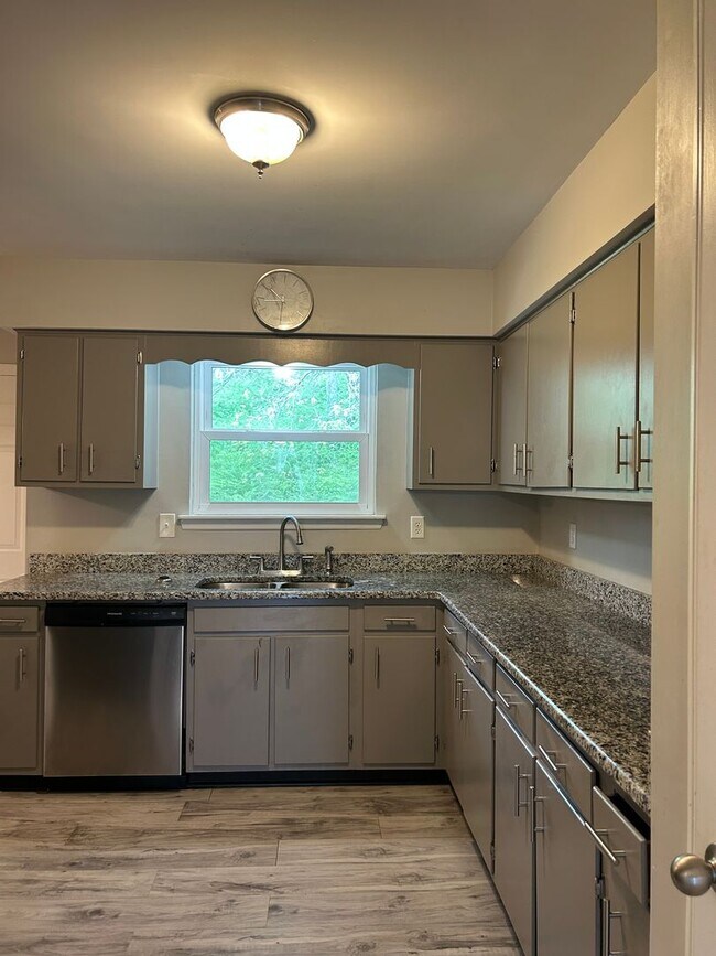 Foto del edificio - 815 Poindexter Ave