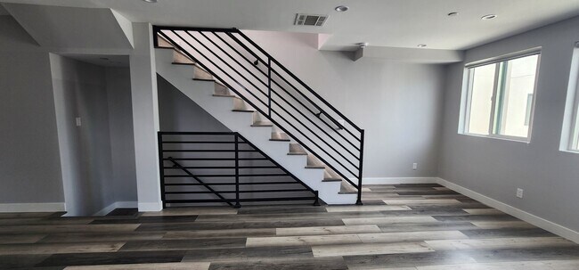 Foto del edificio - 2408 Hauser Blvd