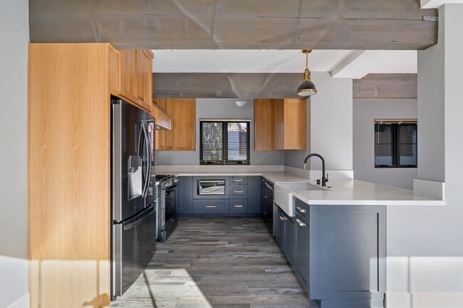 Building Photo - 2519 Curtis Ave