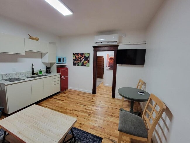 Building Photo - 1601 N 12th St