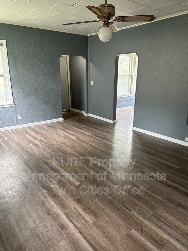Building Photo - 1063 Front Ave