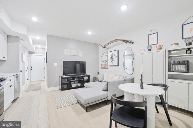 Foto del edificio - 1144 Owen Pl NE