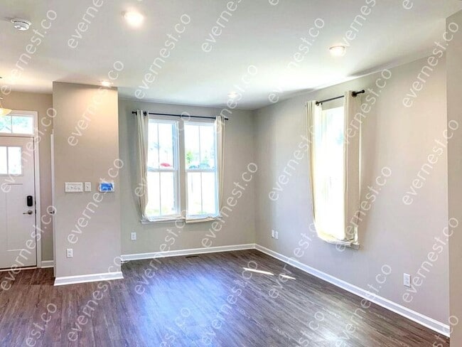 Building Photo - 3934 Grove Point Dr