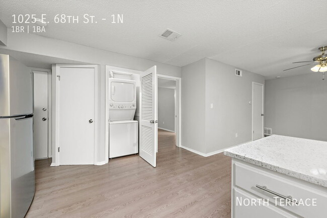 Foto del edificio - 1025 E 68th St