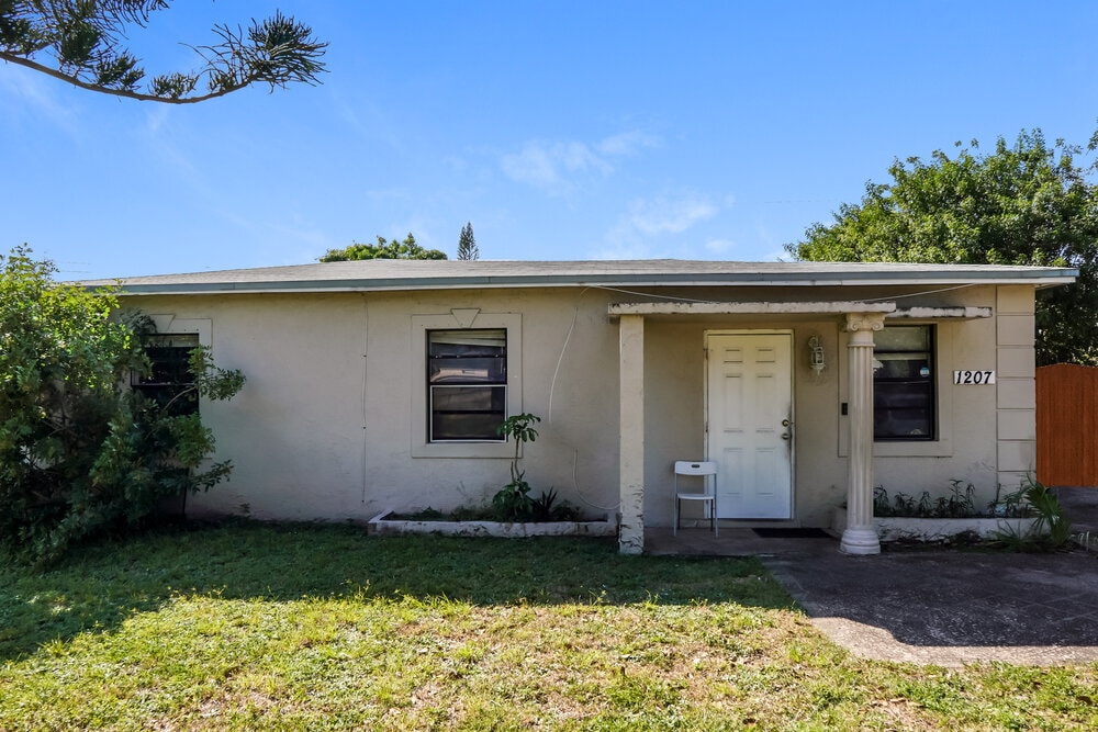 Primary Photo - 1207 NW 17th Ave