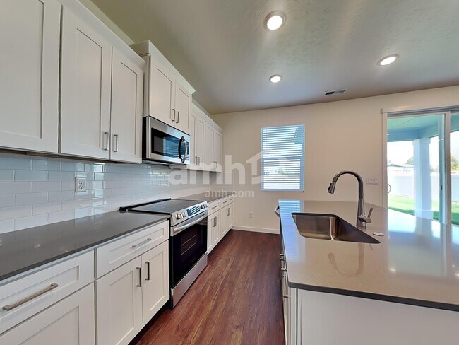 Foto del edificio - 9460 W Shumard St