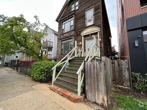 Building Photo - 3144 N Southport Ave