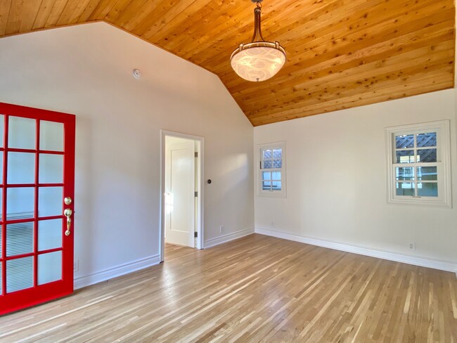 Building Photo - 9016 1/2 Rangely Ave